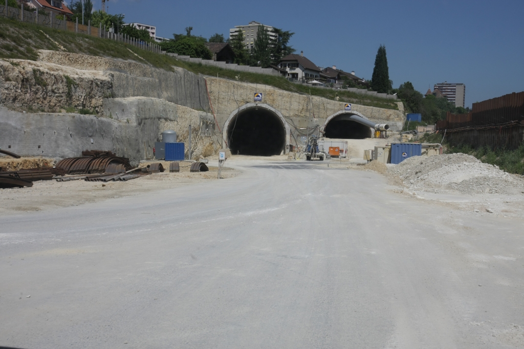 tunnels-20100605-15